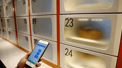 用戶正在打開智能美團外賣柜取餐.webp.jpg 用戶正在打開智能美團外賣柜取餐.webp.jpg