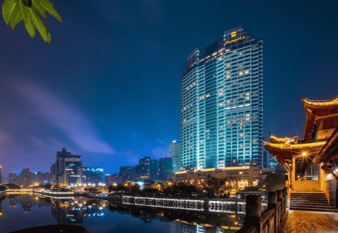 美團(tuán)智能無人外賣柜合作案例-香格里拉酒店